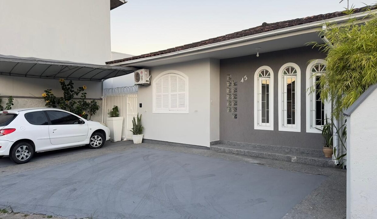 WhatsApp Image 2025-10-08 at 13.31.29 (1)